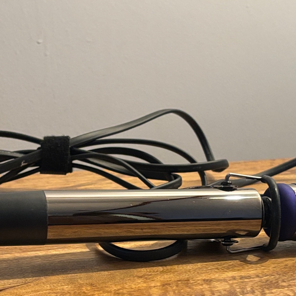 Titanium Pro 1-1/2 Inch Curling Iron - Picture 6 of 7